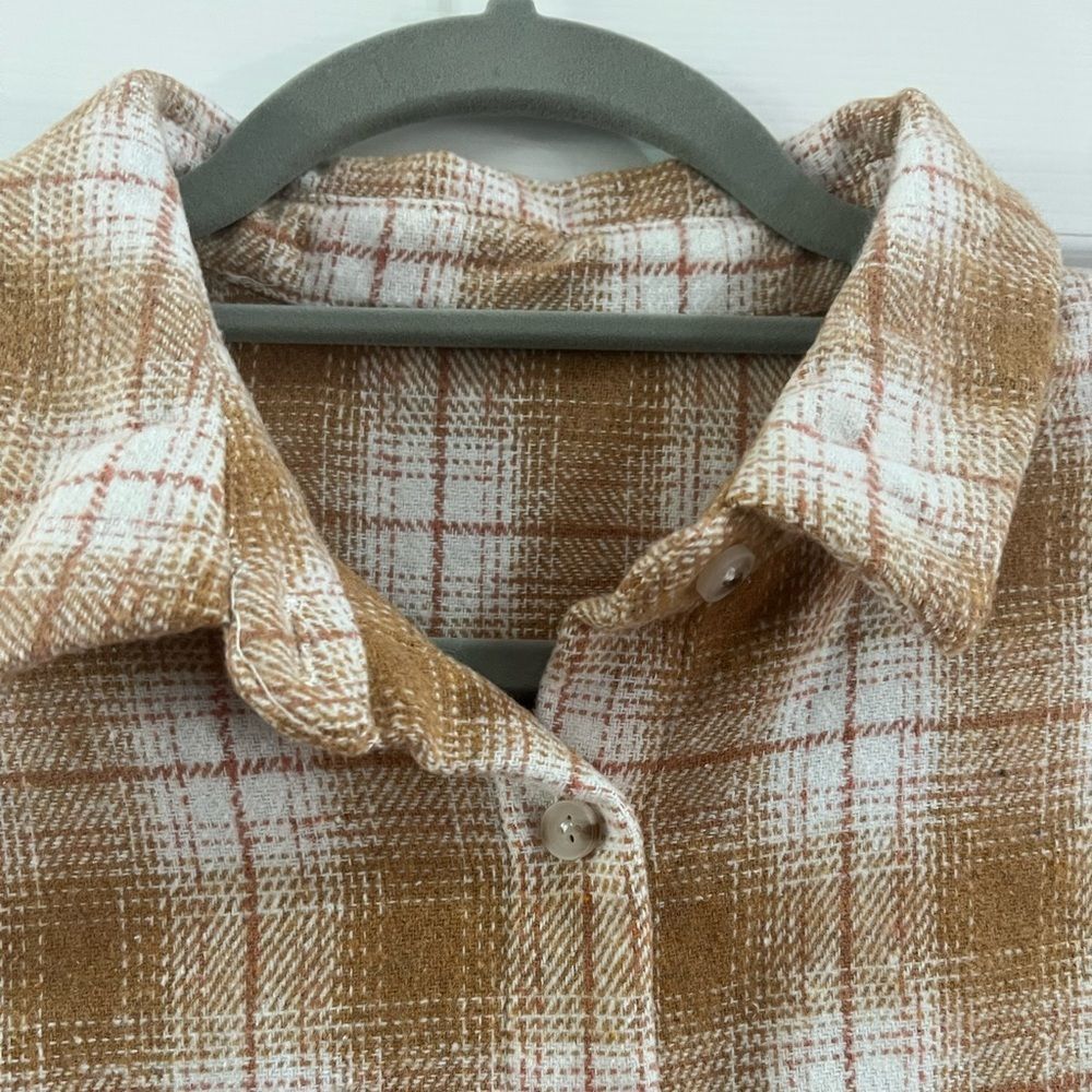 Plaid Shacket, size medium - Picture 3 of 6